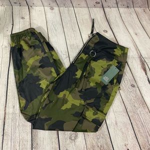 NWT Wild Fable camo cargo pants